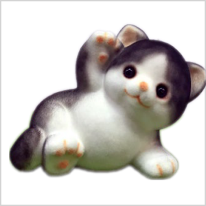 寝ころび貯金箱【ネコハチワレ】